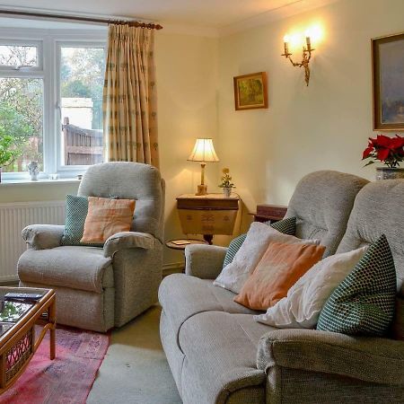 Swallow Barn Villa Chobham  Exterior foto